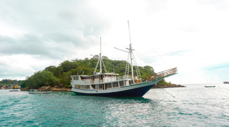 Sipakatau Boat